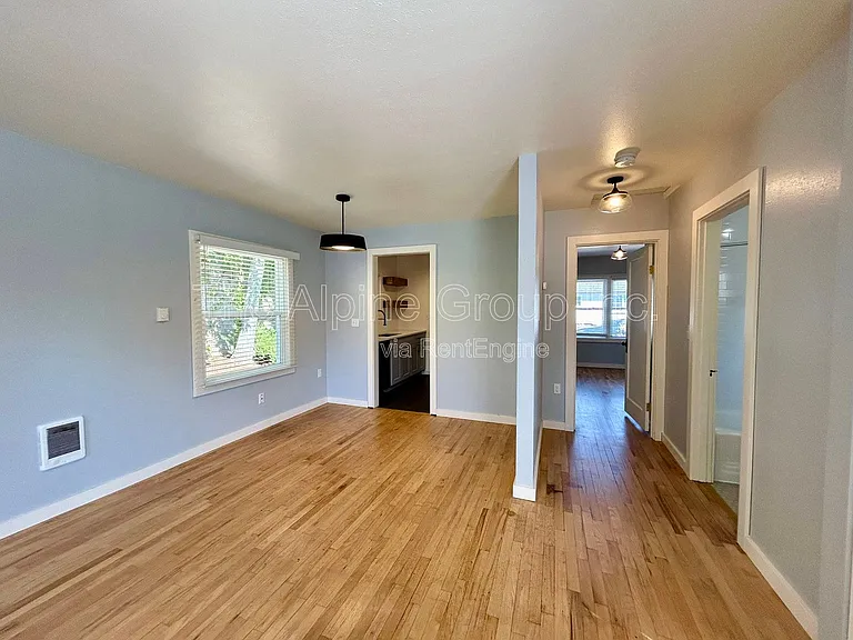 4831 N Maryland Ave #A — Photo 17