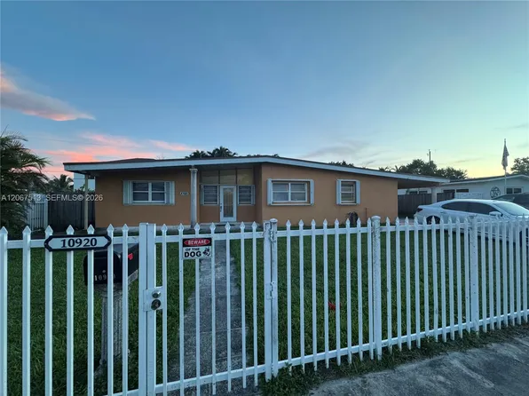 10920 Westwood Lake Dr, Miami, FL 33165