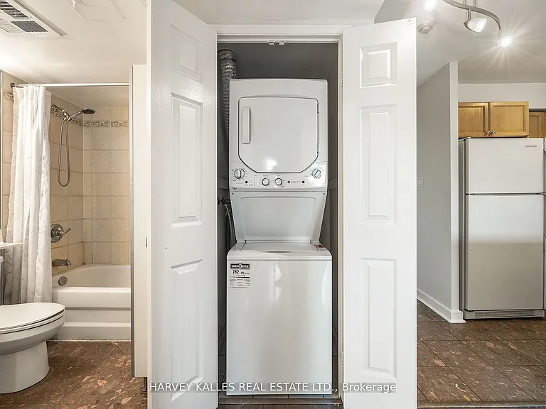 109 Front St E #512 — Photo 17