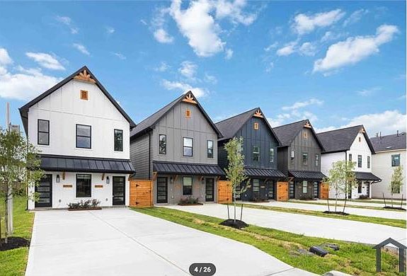 2nd image of 8019 Cora St