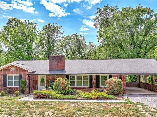 335 Reddies Osborne Ln, North Wilkesboro, NC 28659