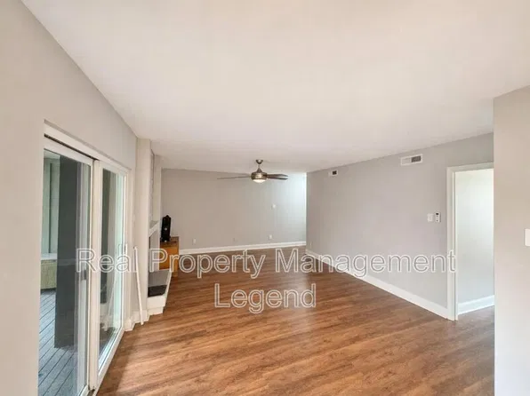 5142 Amesbury Dr APT 216, Dallas, TX 75206