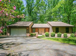 3316 Barkley Dr, Fairfax, VA 22031