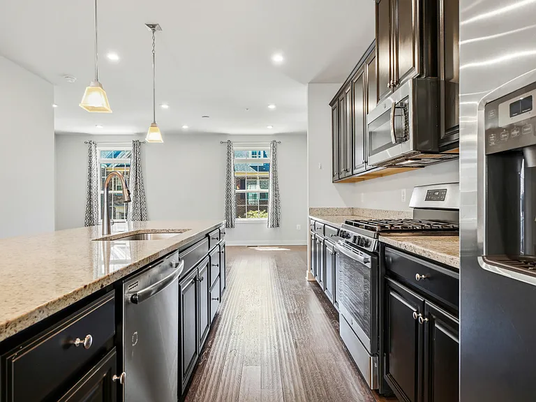 8015 Spring Arbor Dr — Photo 13