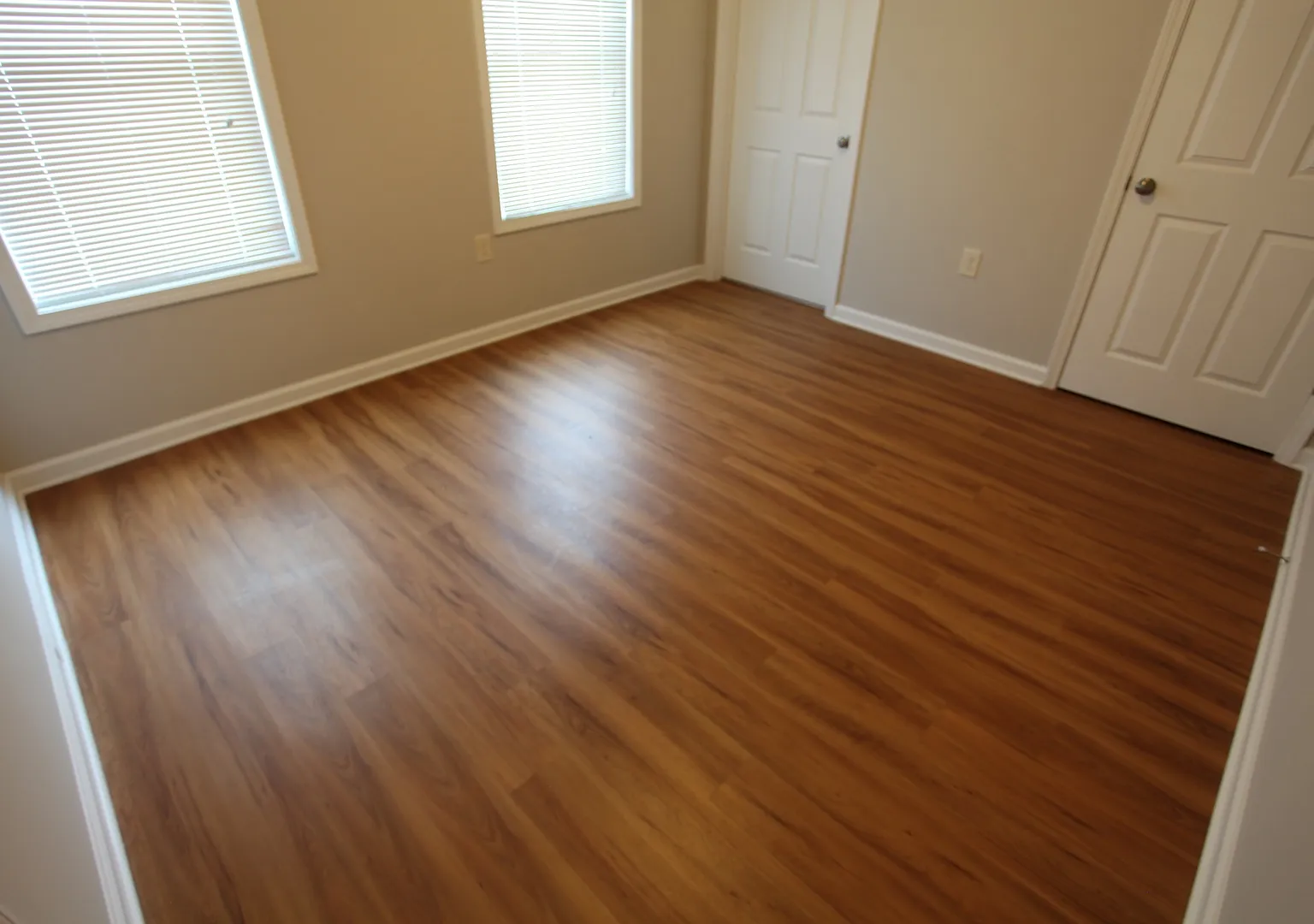 Lux Me North College Apartments! — Photo 4