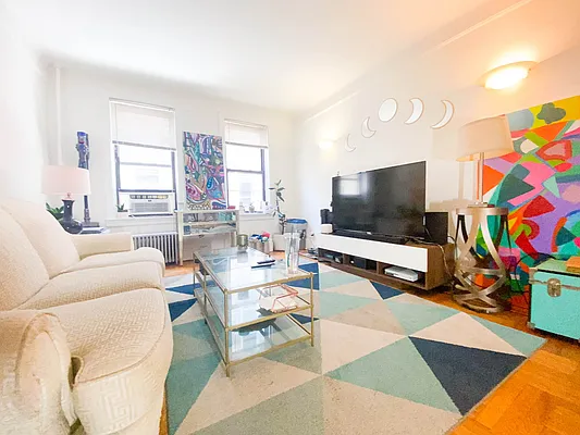 Rented by RealTegrity NY LLC | media 3