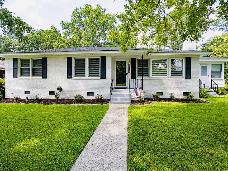 1508 Hollyberry Ln