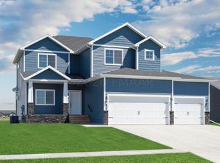 6580 Deer Creek Pkwy S, Fargo, ND 58104