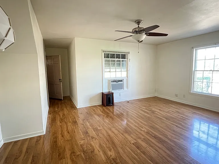 3821 Woodleigh St #1 — Photo 4