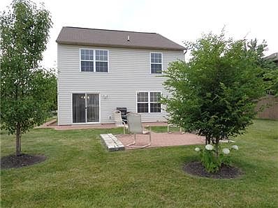 Spacious living room