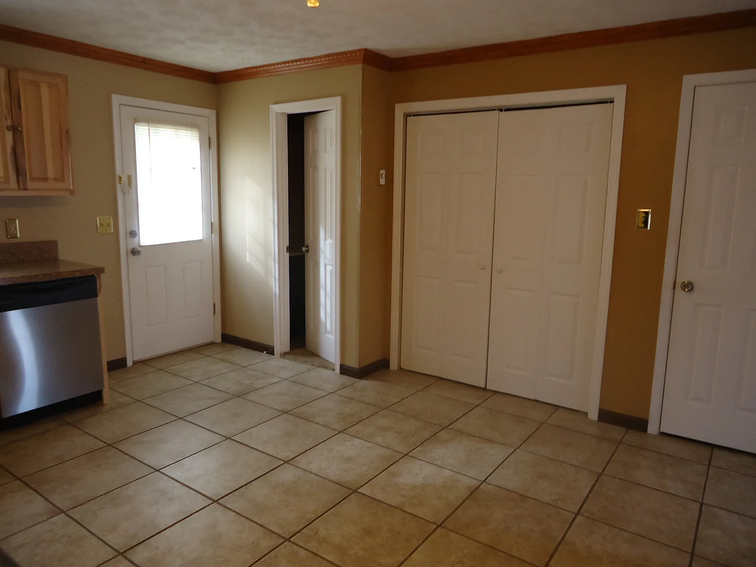 206 Nottoway Drive - 1 — Photo 3