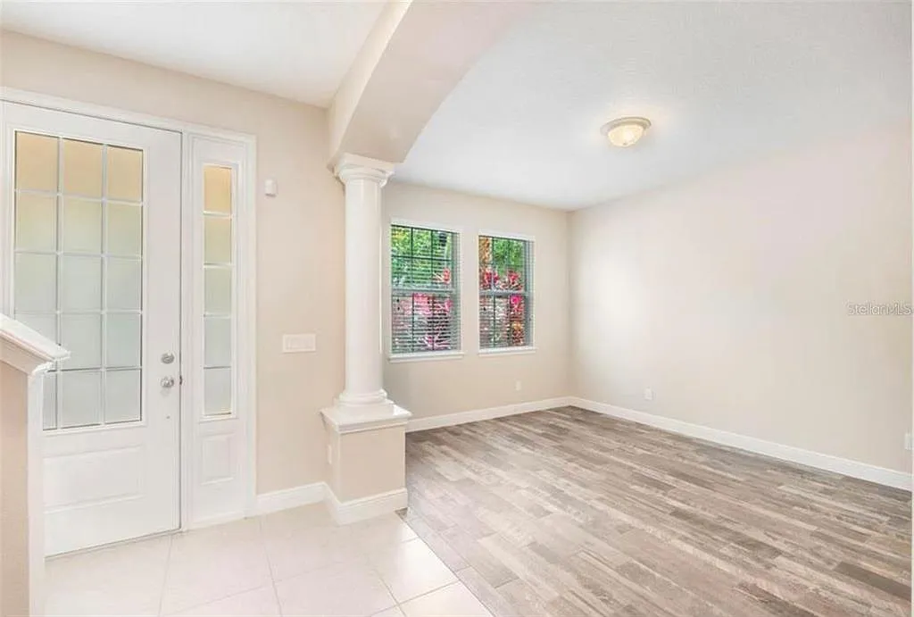3 bed, 2.5 bath, 1919 sqft, $2,900 — Photo 3