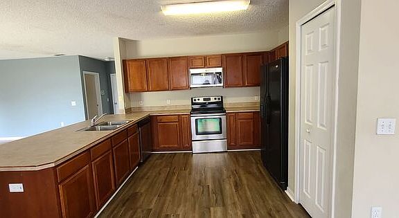 3rd image of 407 Boswell Way