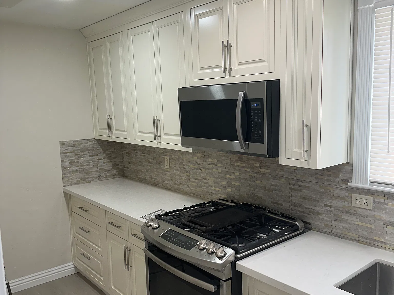 1 bed, 650 sqft, $3,300 — Photo 4
