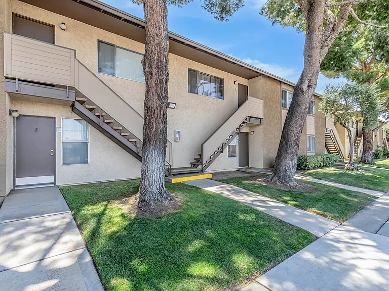 Sienna Heights — Photo 13