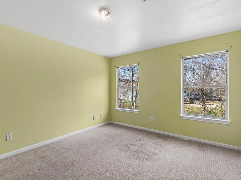 2444 Margaret St #A — Photo 16