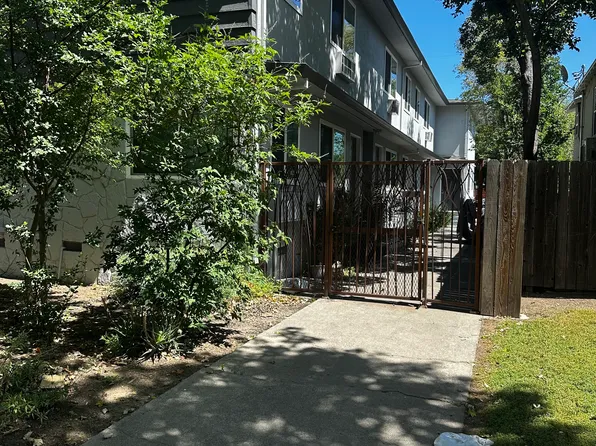 3317 W St APT 3, Sacramento, CA 95817