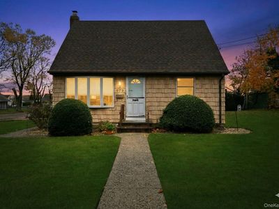 979 Merillon Avenue, Westbury, NY, 11590