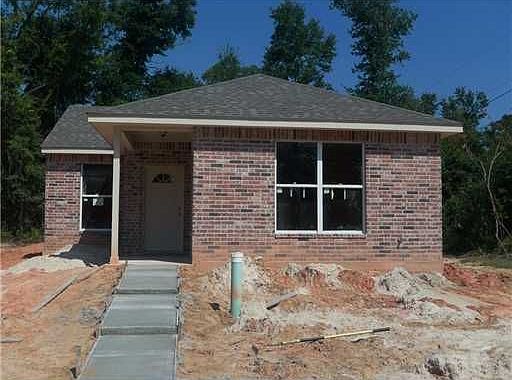 1st image of 2900 Magnolia Dr