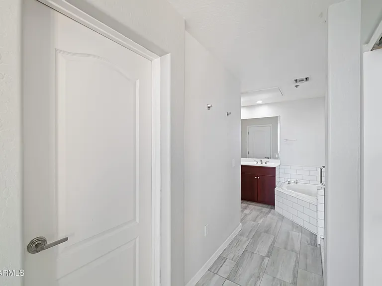 17 W Vernon Ave #619 — Photo 25