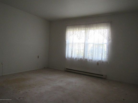 3rd image of 805 Balmoral Court #D