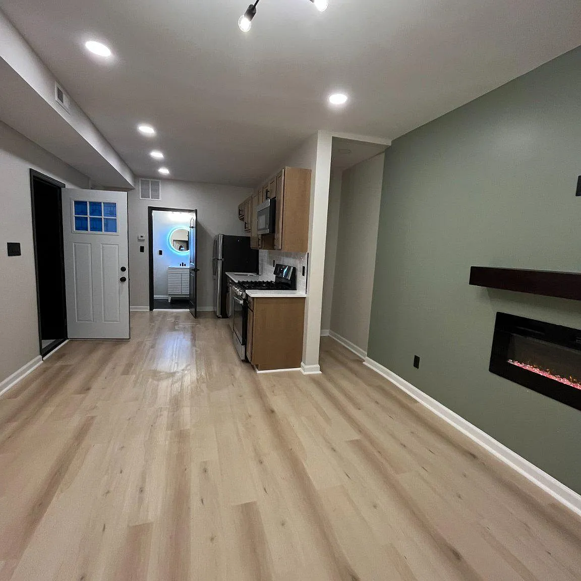 1 bed, 1.0 bath, 1638 sqft, $1,450 — Photo 4