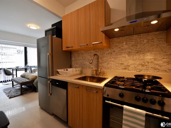 227 Grand Street image 4 of 7