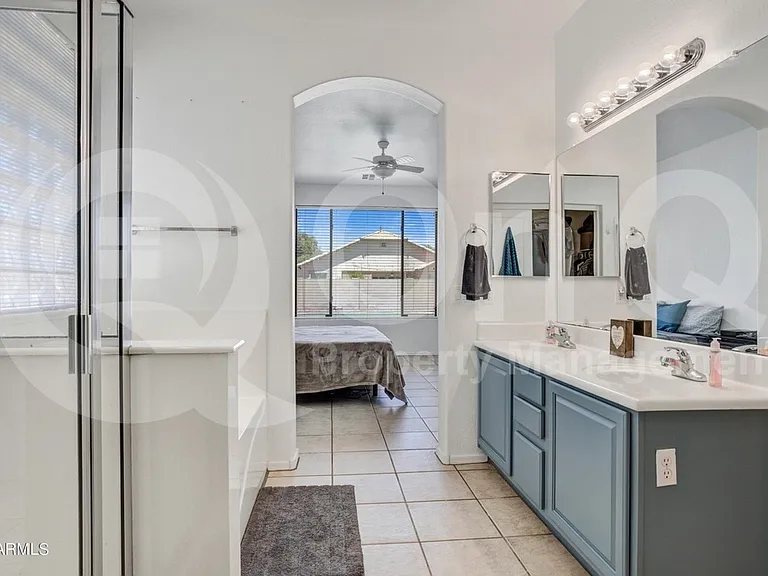 1674 E Aloe Pl — Photo 8