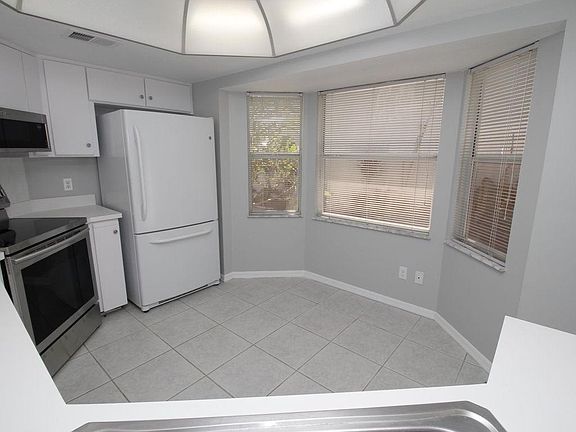 5th image of 903 Wilshire Ct #903
