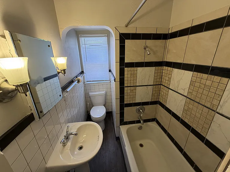 328 Kenwood Ave #1 — Photo 5