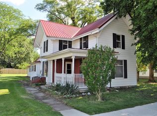117 E Main St, Medaryville, IN 47957