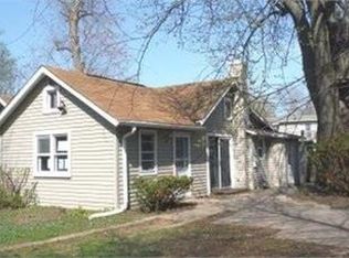 829 Fulton Ave, Winthrop Harbor, IL 60096