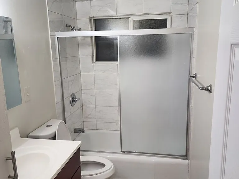 2620 E Cherry St — Photo 16