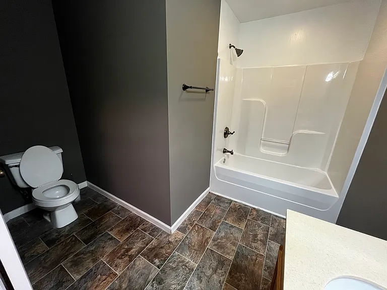 130 College St #6 — Photo 4