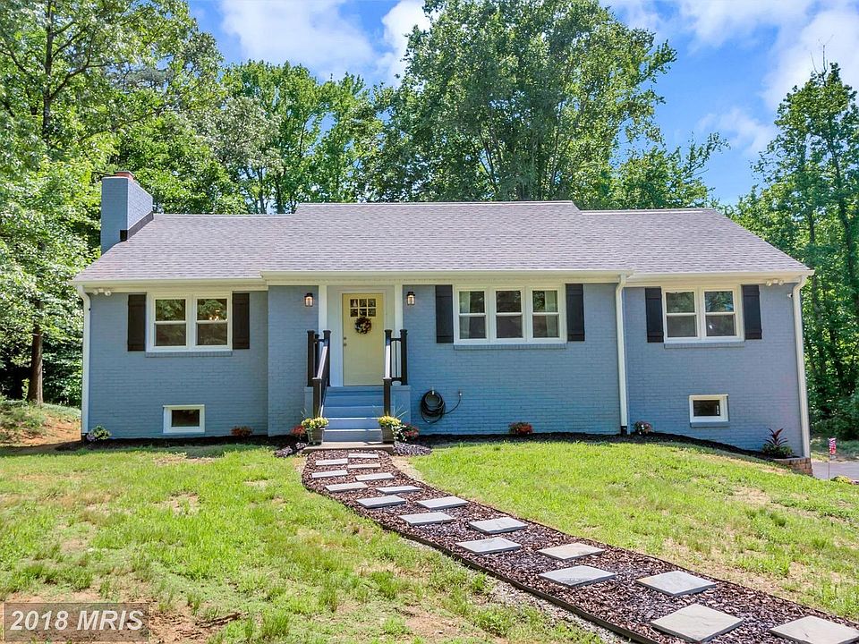 Welcome Home to 974 White Oak Rd!