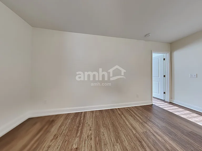 533 Lateleaf Dr — Photo 8