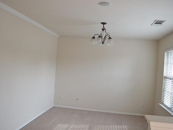 4th image of 2915 Westover Dr