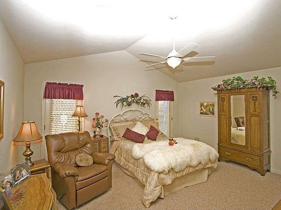 Private master suite