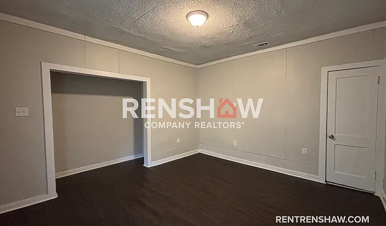 689 Baltimore St — Photo 2