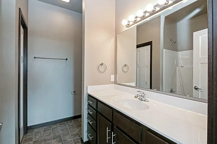 508 Eastbury Dr — Photo 7