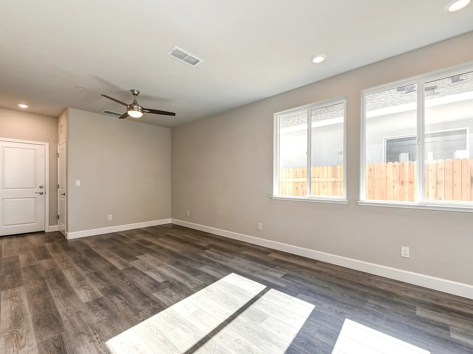 8032 Challis Cir — Photo 4