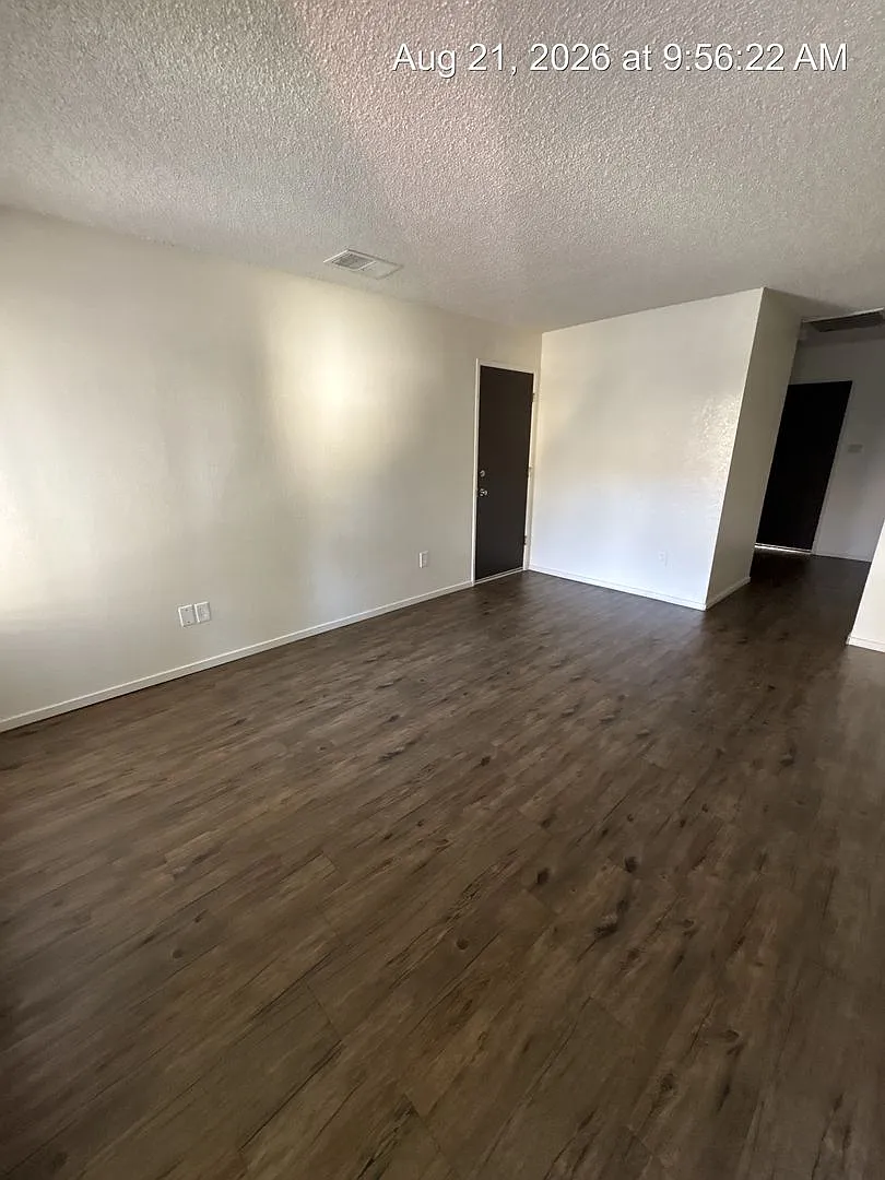 2318 — Photo 2
