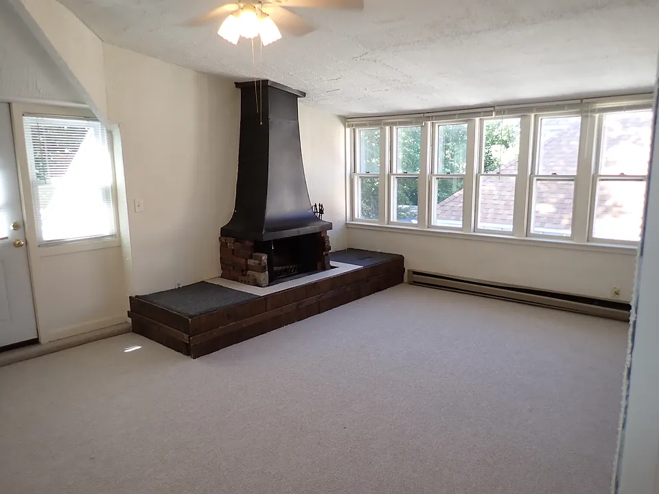 124 Nichols Ave #3