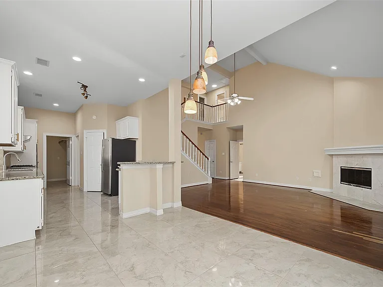 14135 Swallowfield Dr — Photo 26