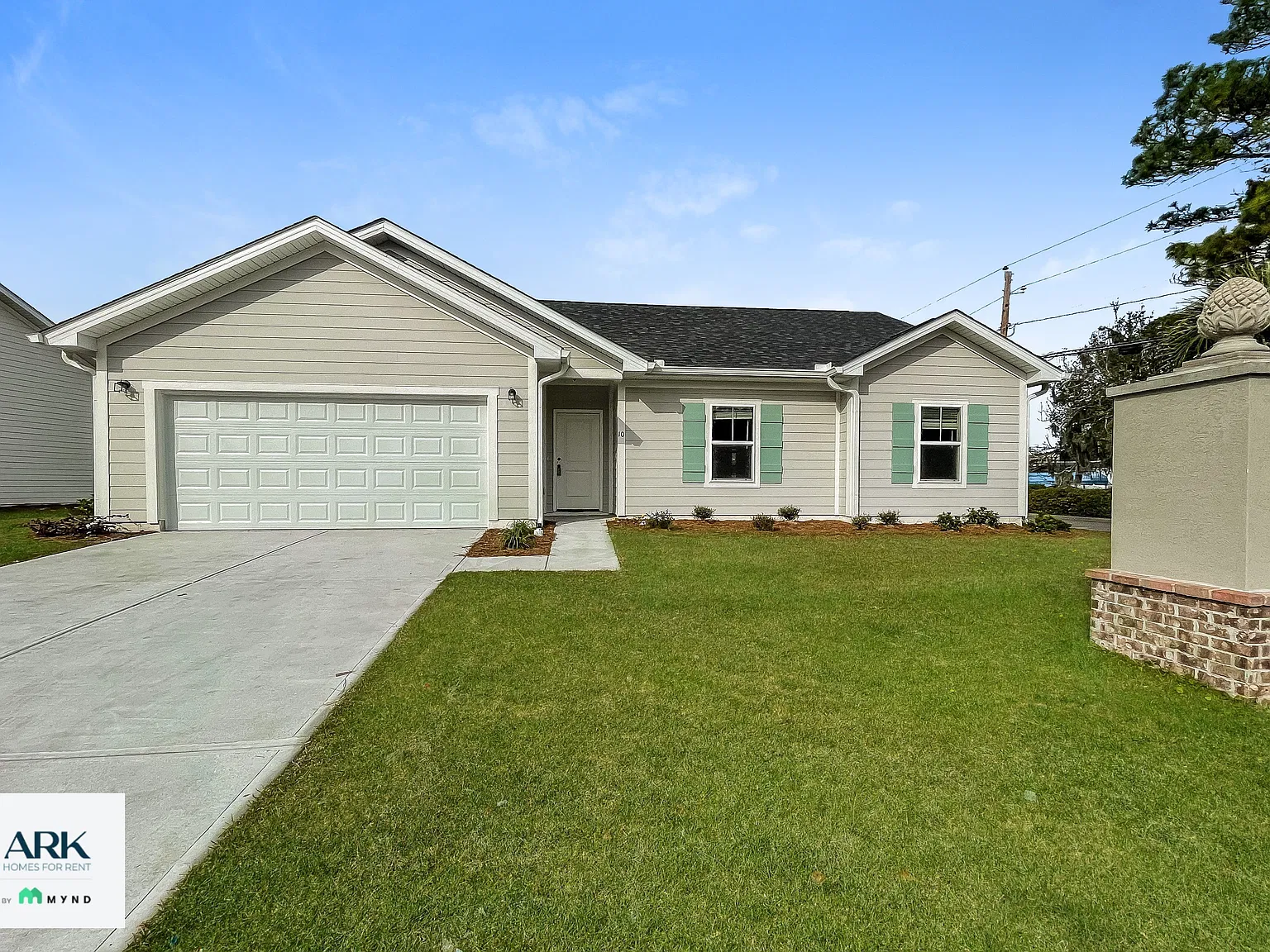 3 bed, 2.0 bath, 1586 sqft, $1,925 — Photo 1