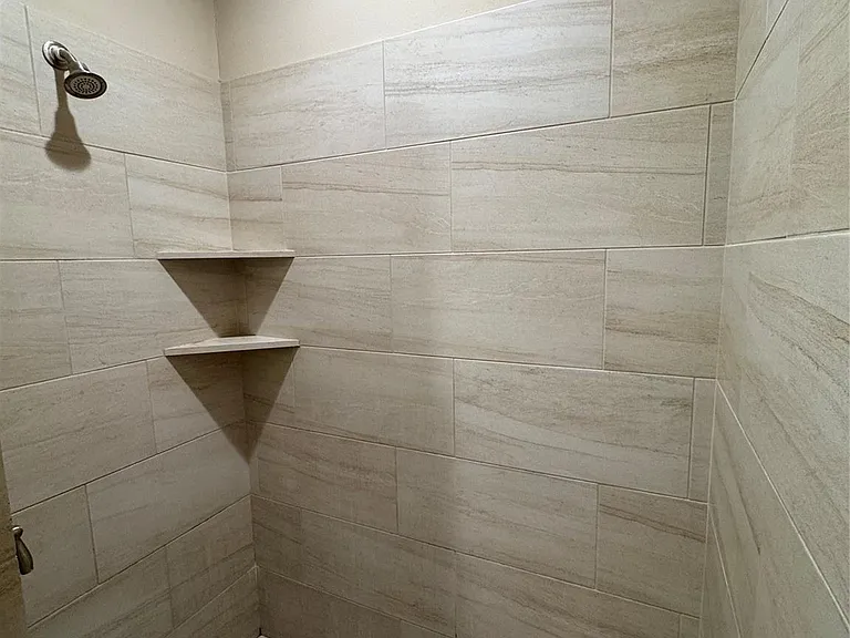 25 Shallow Spgs — Photo 23