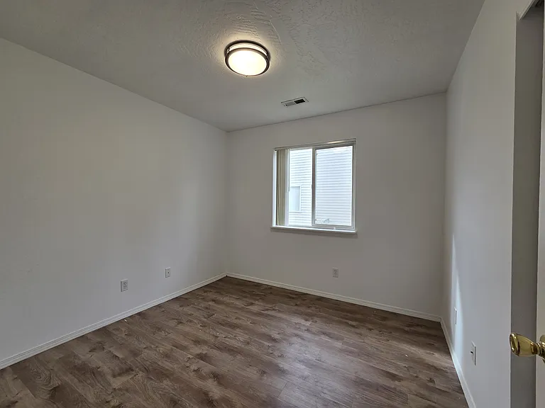 127 E Jadynn Ct — Photo 16