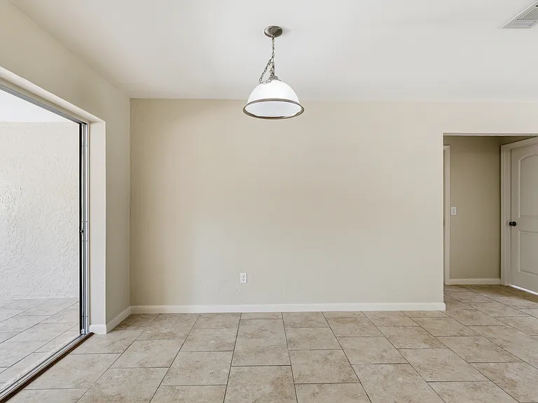 7302 Santa Clara Blvd — Photo 18