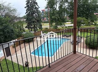 9147 Olson Memorial Hwy APT 301, Golden Valley, MN 55427