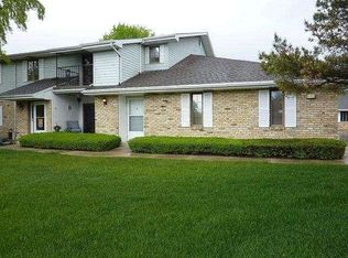 1450 W Ridge Ct, Racine, WI 53406